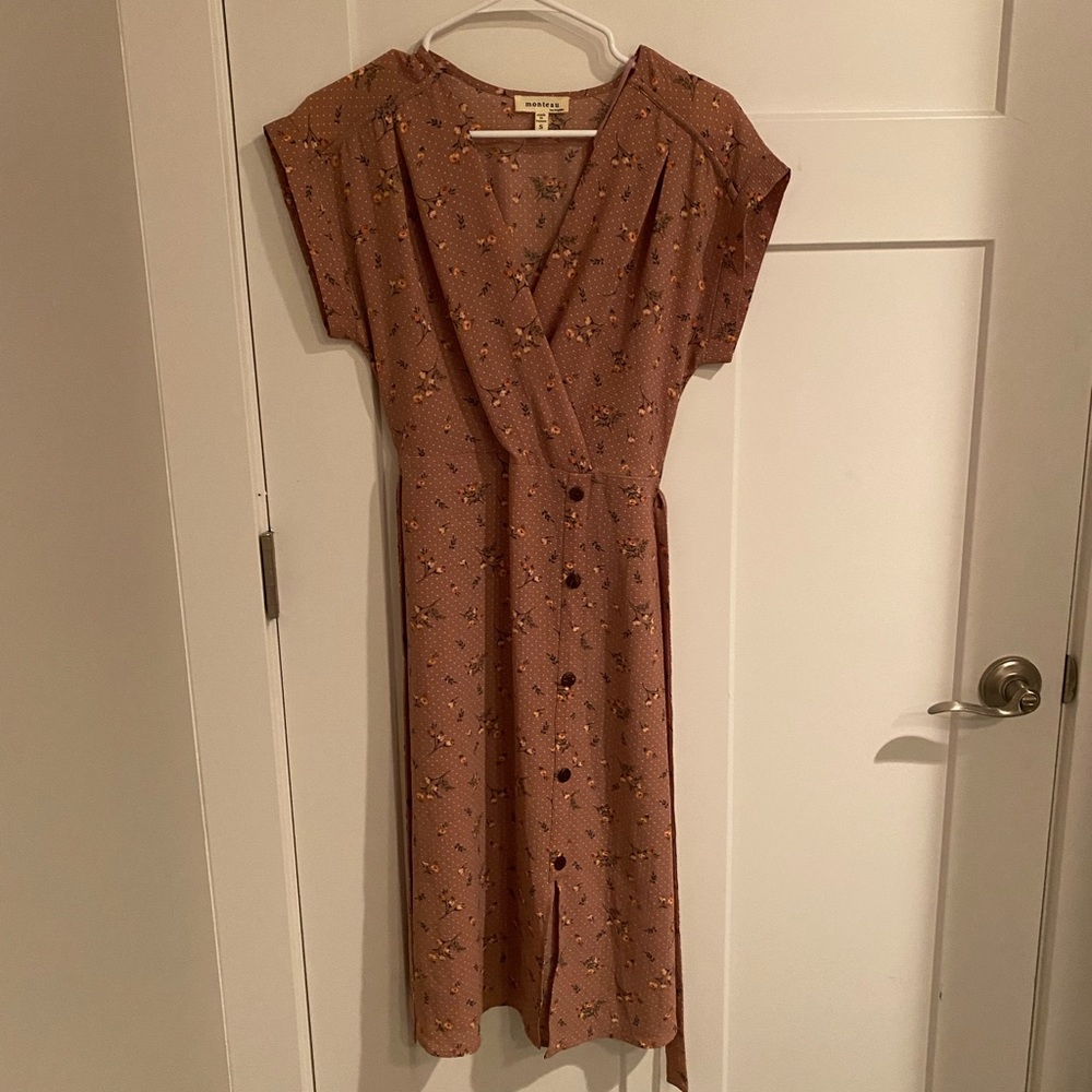 Flattering mauve knee length dress size small